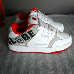Globe boys sneakers Size 6
